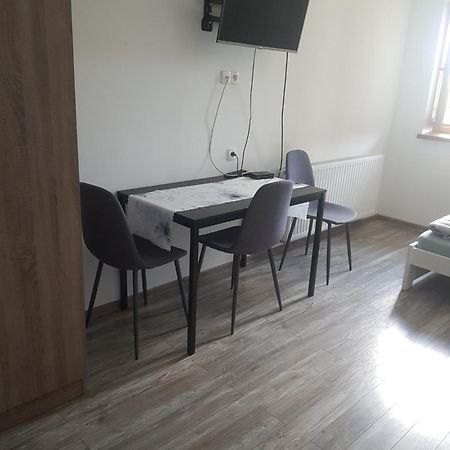 Stas -Przy Szkole Nr 3 W Skawie Skawa Экстерьер фото