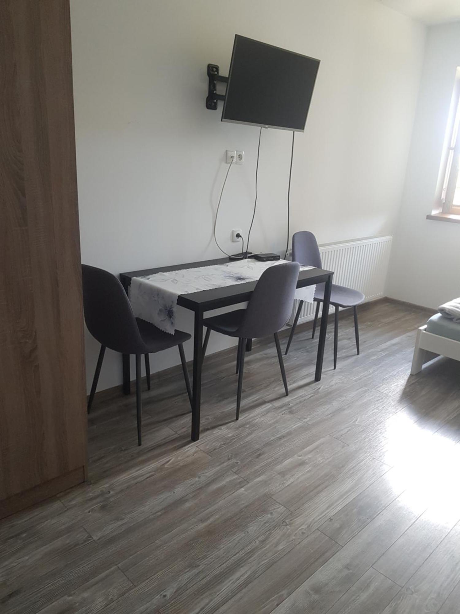 Stas -Przy Szkole Nr 3 W Skawie Skawa Экстерьер фото