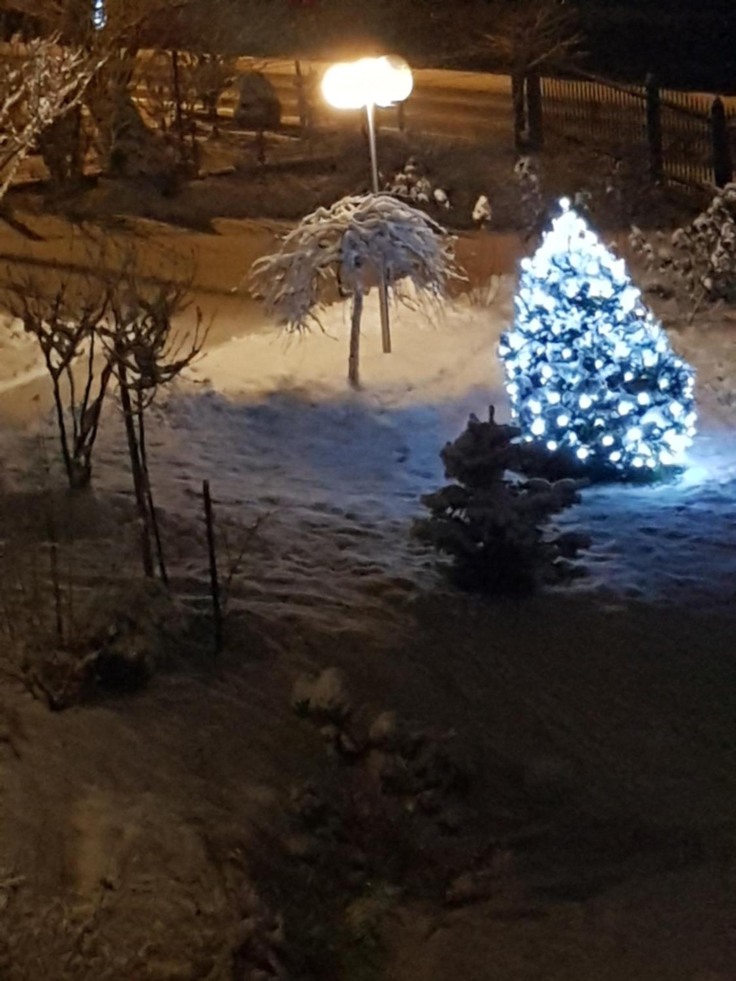 Stas -Przy Szkole Nr 3 W Skawie Skawa Номер фото