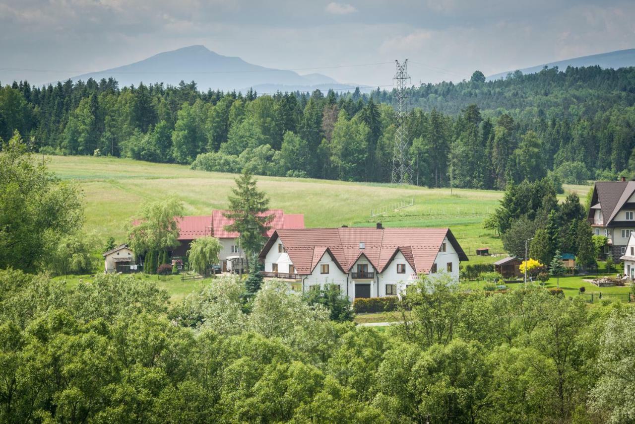 Stas -Przy Szkole Nr 3 W Skawie Skawa Экстерьер фото